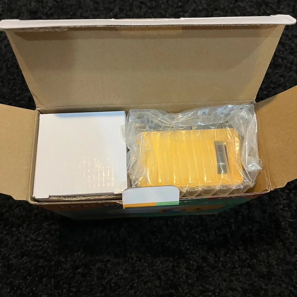 Mini LED Projector - Picture 3 of 5